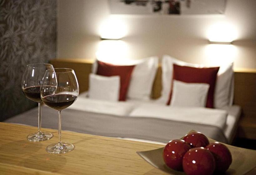 标准三人间, Wellness Hotel Abácie