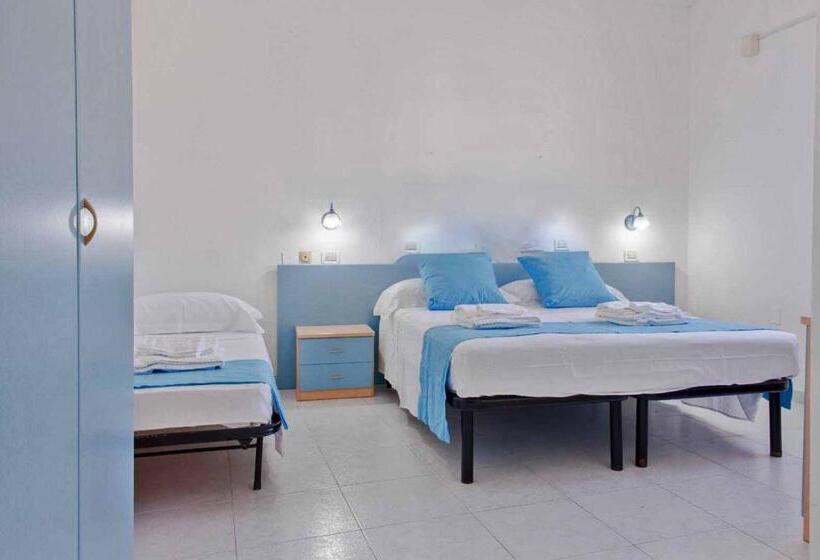 Chambre Triple Standard, Picchio Hotel Pescoluse