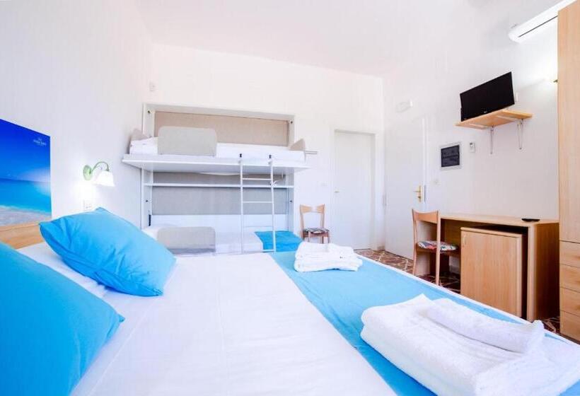 Chambre Quadruple Standard, Picchio Hotel Pescoluse