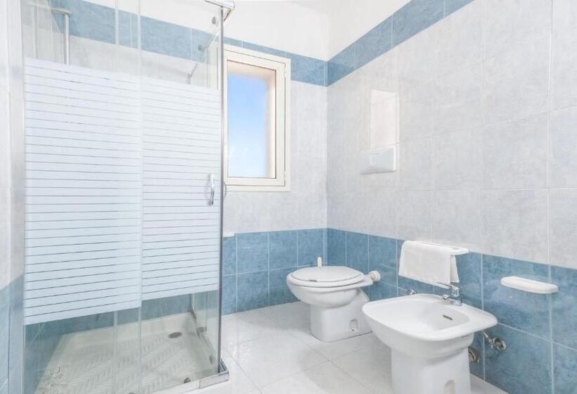 Chambre Quadruple Standard, Picchio Hotel Pescoluse