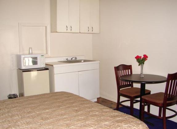 Номер Стандарт 2 Двуспальные Кровати, Swiss Motel