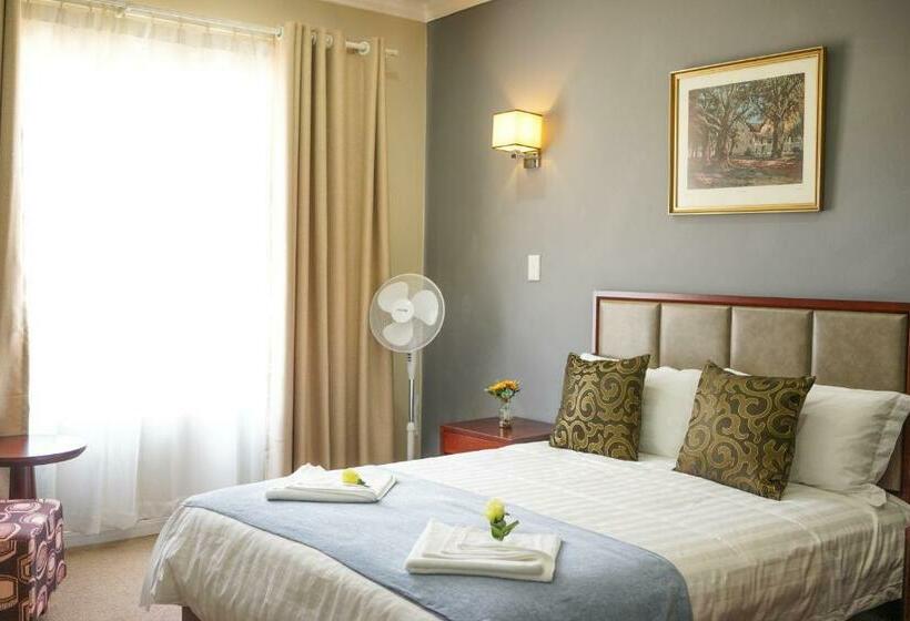 Номер Стандарт Вид на Сад, Atlantic Pearl Guest House Rivonia