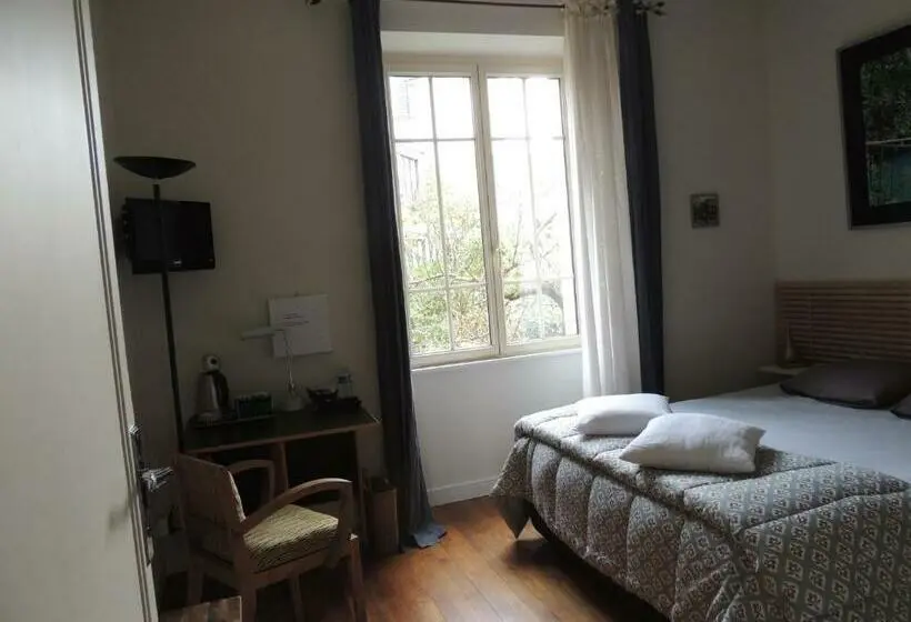 Standard-huone Puutarhanäkymä, Chambre D Hôte Le Jardin De L Esplanade Rennes Centre Et Gare