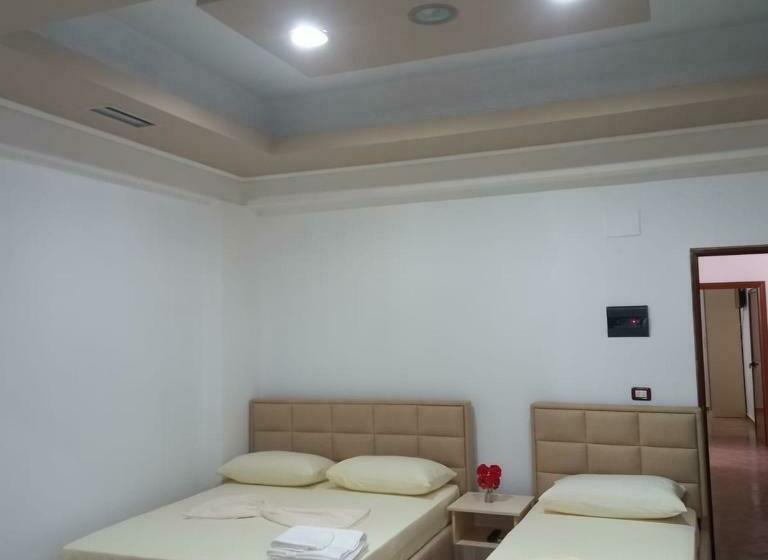 スタンダード４人部屋, Alexander Stay