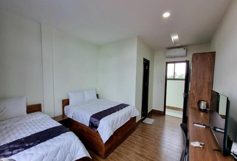 اتاق لوکس سه تخته, Golden Star Villa Hue