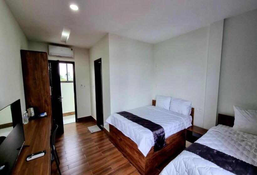 اتاق لوکس سه تخته, Golden Star Villa Hue