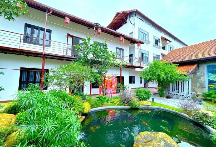 اتاق لوکس سه تخته, Golden Star Villa Hue