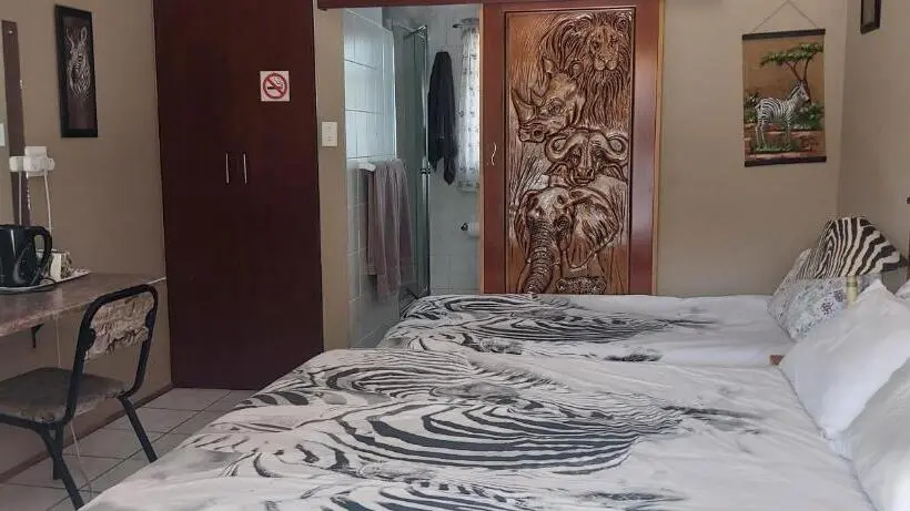 スタンダードトリプルルーム, African Elephant Guesthouse