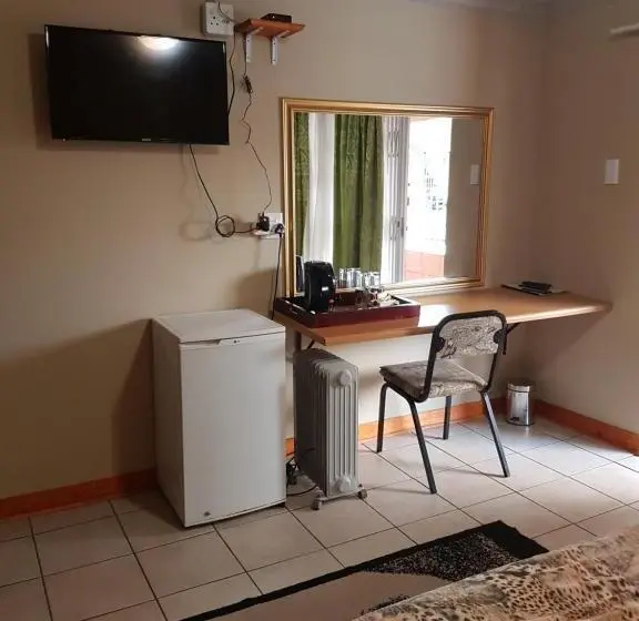ガーデンビュースタンダードルーム, African Elephant Guesthouse