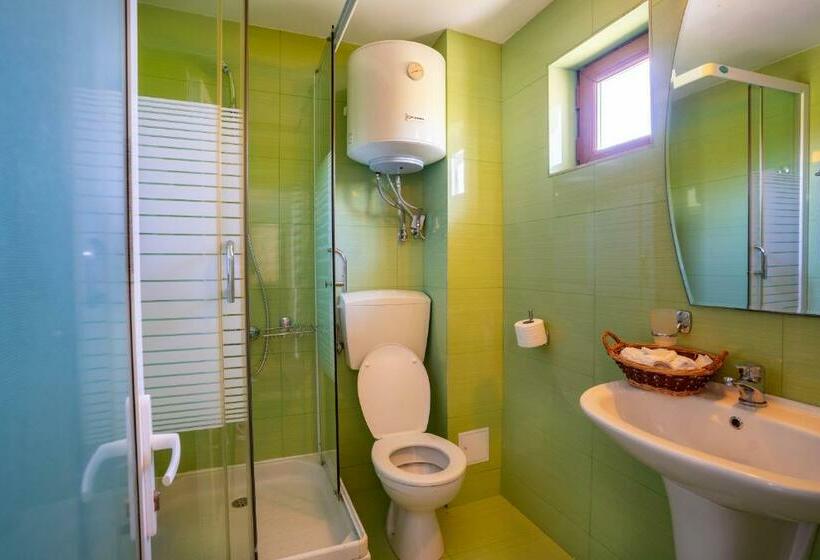 Family Suite, Complex Lotus