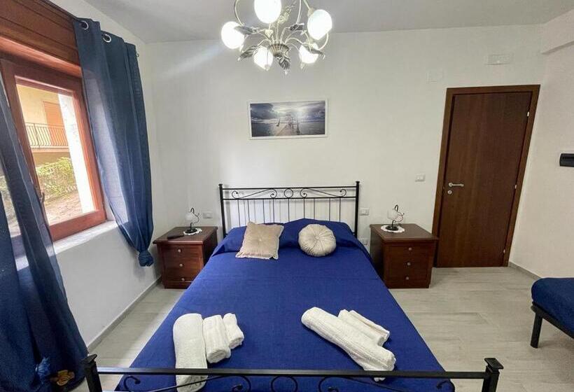 Deluxe-huone, Donnabella House