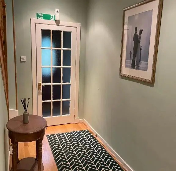 キングサイズベッドのデラックスルーム, City Stay Scotland