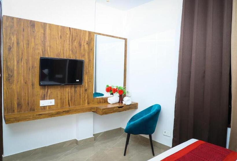 Номер Deluxe Кровать Кинг, Dream Town By Cozy Hotels & Resorts