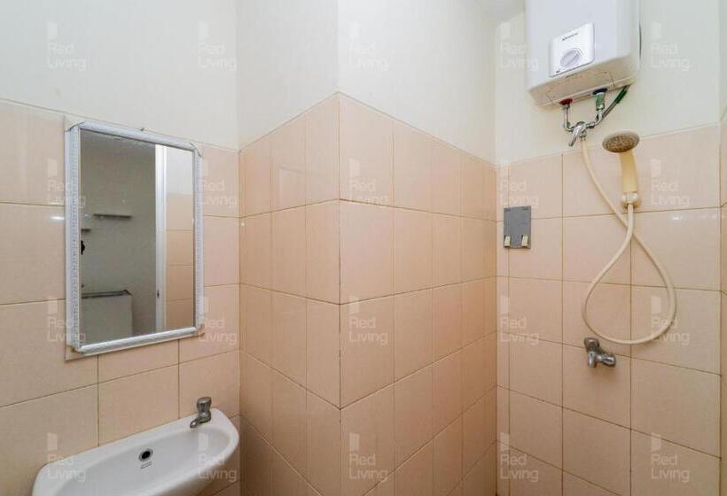 Ekonomiskt Rum, Redliving Apartemen Tamansari Panoramic   Santuy Agency Lobby P1 9