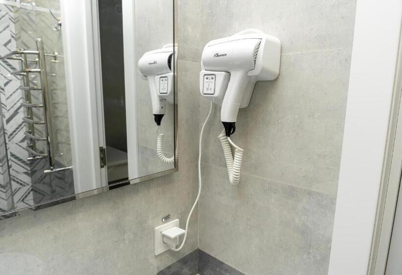 مجموعه ویستا شهر, Shohjahon Palace Hotel & Spa