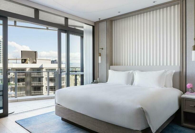 اتاق سوپریور با تخت بزرگ, The Langham, Gold Coast And Jewel Residences