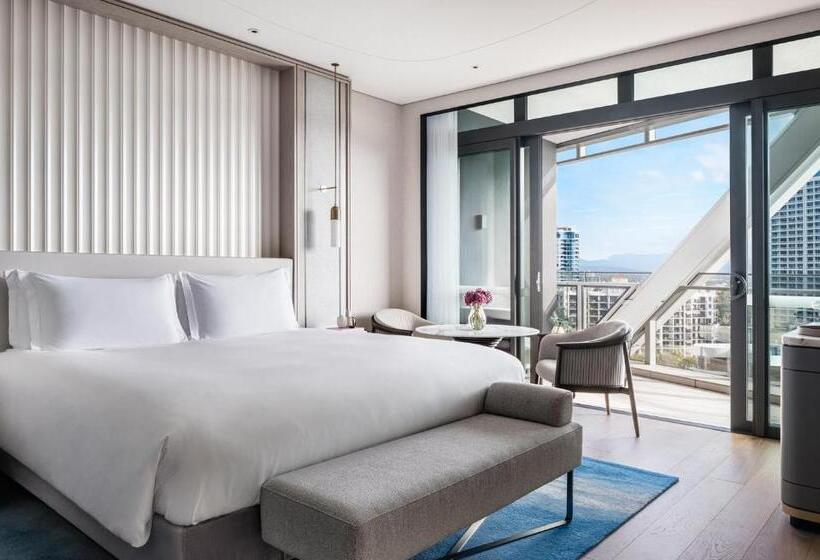 اتاق سوپریور با تخت بزرگ, The Langham, Gold Coast And Jewel Residences