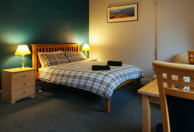 اتاق استاندارد با سرویس بهداشتی مشترک, Belford Hostel