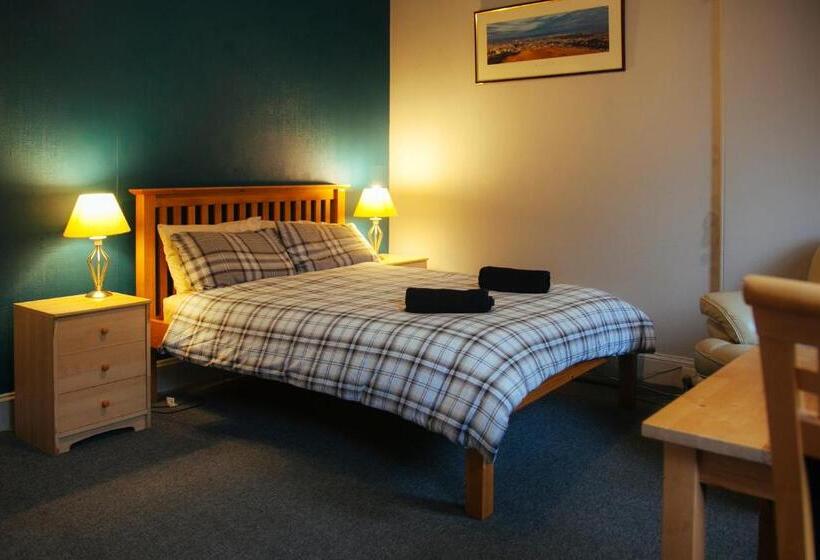 اتاق استاندارد با سرویس بهداشتی مشترک, Belford Hostel