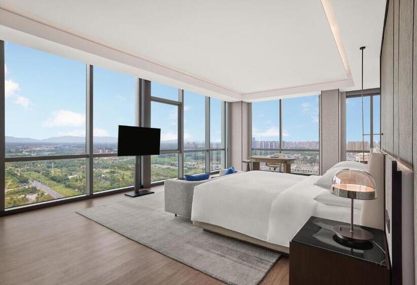سوئیت کلاب, Sheraton Chengdu Pidu