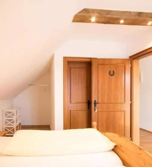 ベーシックルーム, Pension Alte Mühle