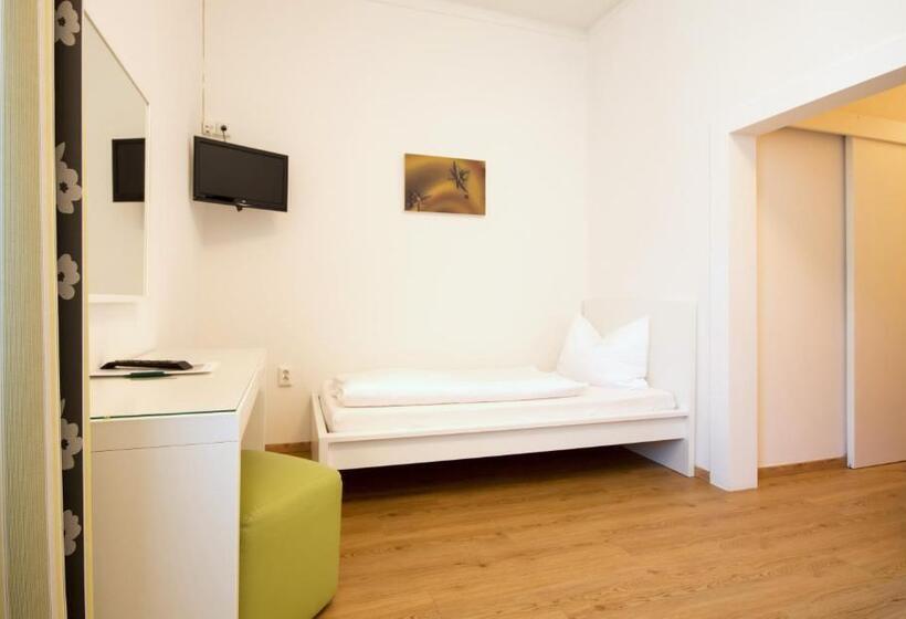 חדר קומפורט לשלושה, Pension Alte Mühle