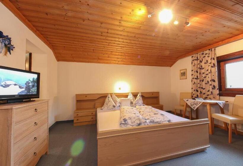 Номер Стандарт, Pension Hauser