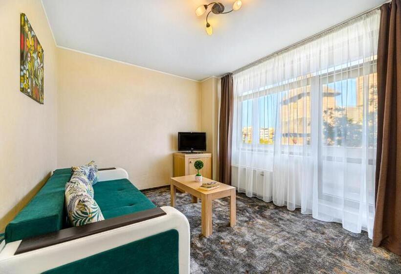 سوییت خانوادگی, Faleza Hotel By Vega