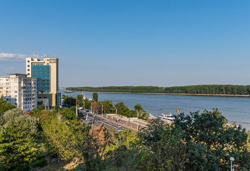 سوییت خانوادگی, Faleza Hotel By Vega