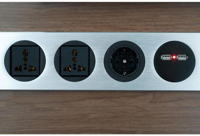 חדר סטנדרט, Arthaus