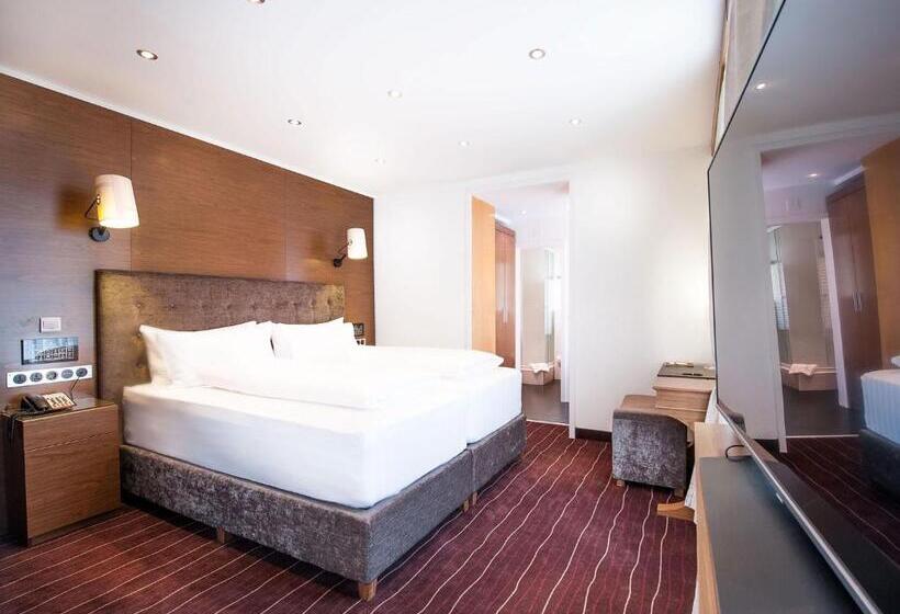 חדר פרמיום עם מרפסת, Arthaus