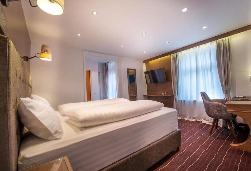 חדר סטנדרט, Arthaus