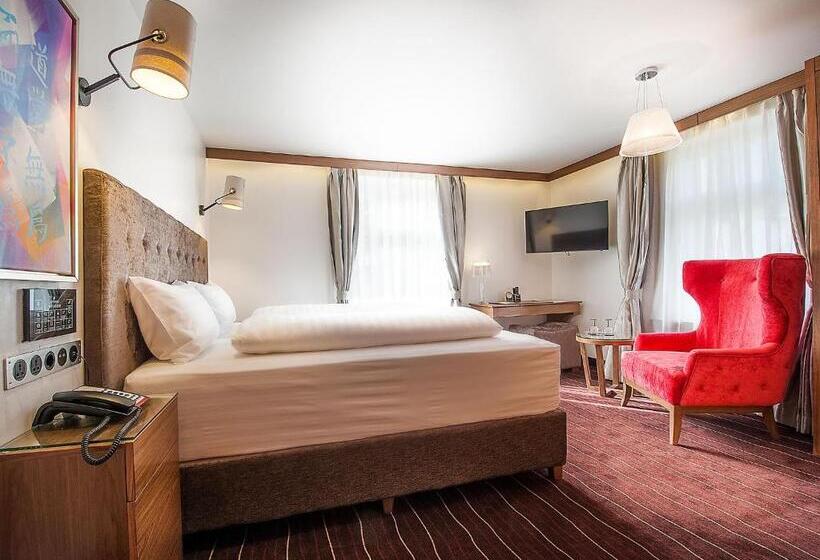 חדר סטנדרט, Arthaus