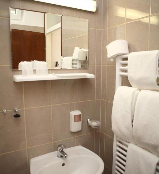 اتاق استاندارد با بالکن و چشمانداز دریا, Ballet School