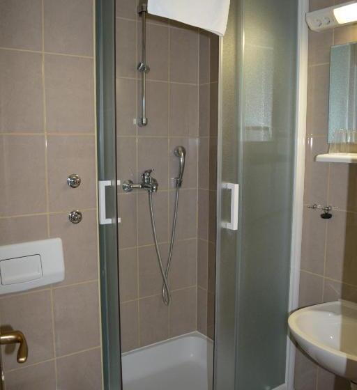 اتاق استاندارد با بالکن و چشمانداز دریا, Ballet School