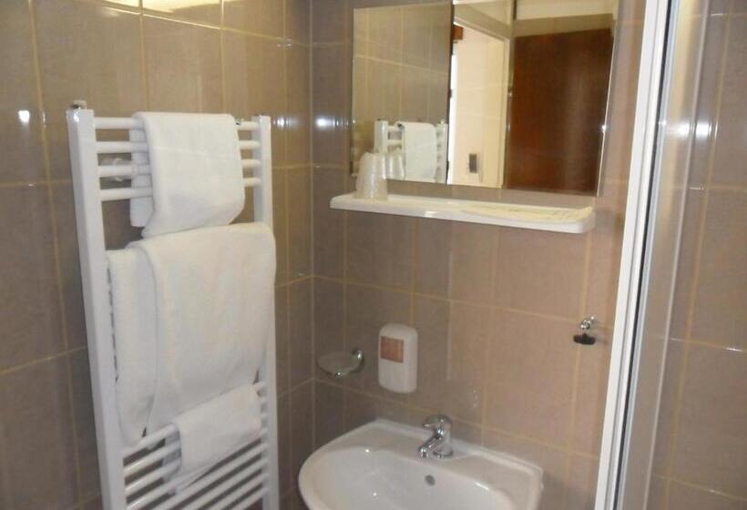 اتاق استاندارد با بالکن, Ballet School