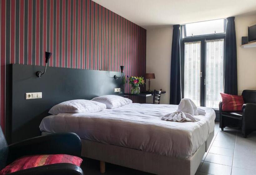 غرفة قياسية مزوَّدة بتراس, De Kruishoeve