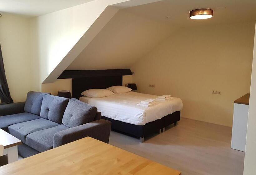 جناح جونيور, De Kruishoeve