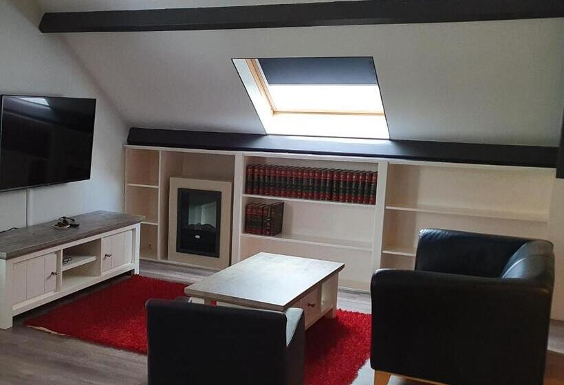 شقة غرفة واحدة, De Kruishoeve