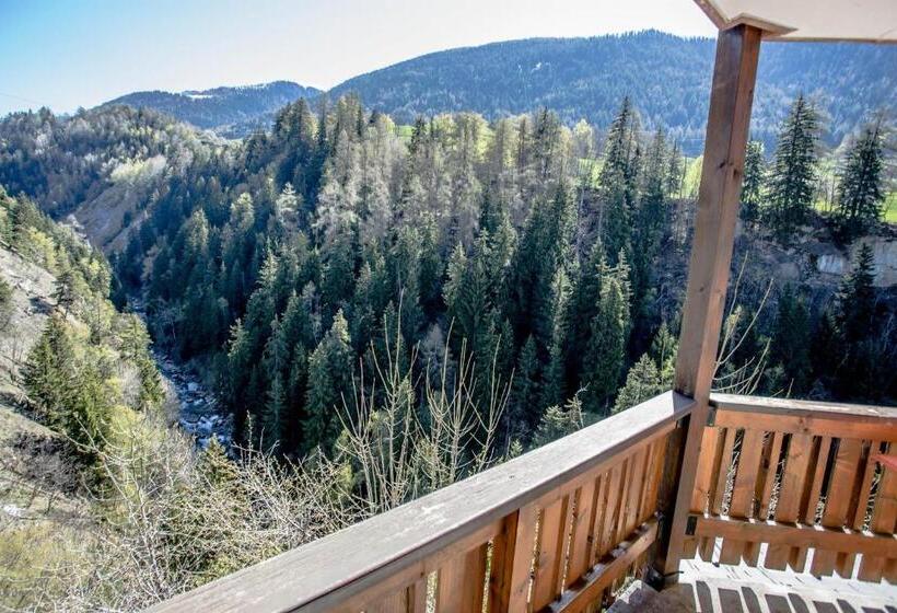 חדר סופריור עם מרפסת, Derby