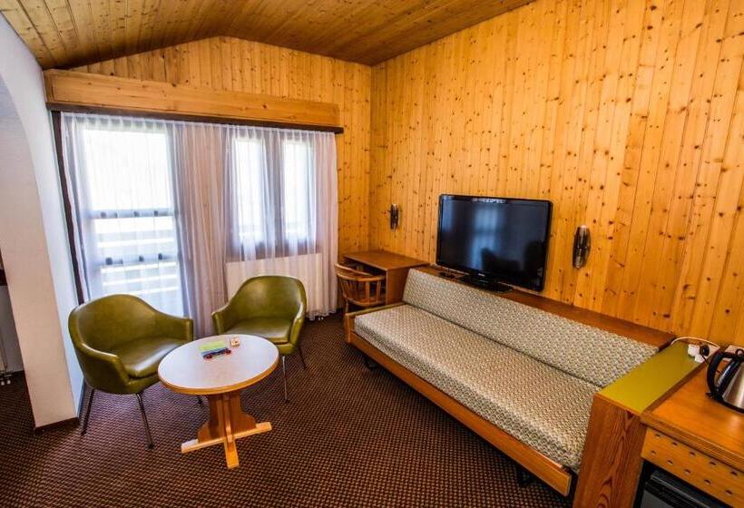 חדר סופריור עם מרפסת, Derby