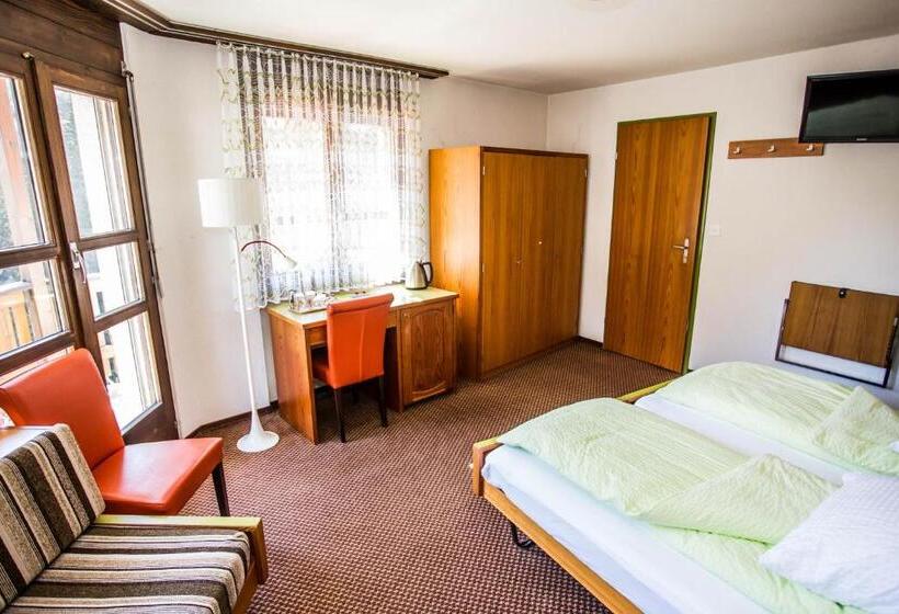 חדר סופריור עם מרפסת, Derby