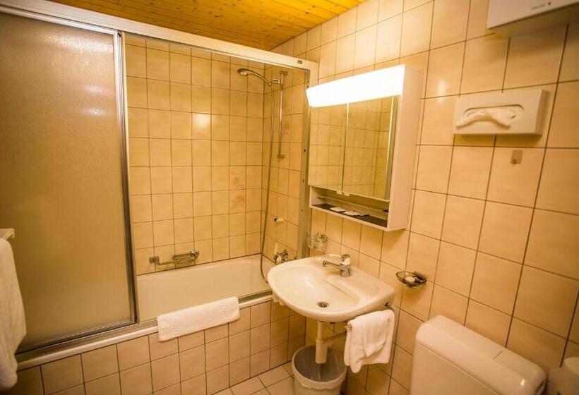 חדר סופריור עם מרפסת, Derby