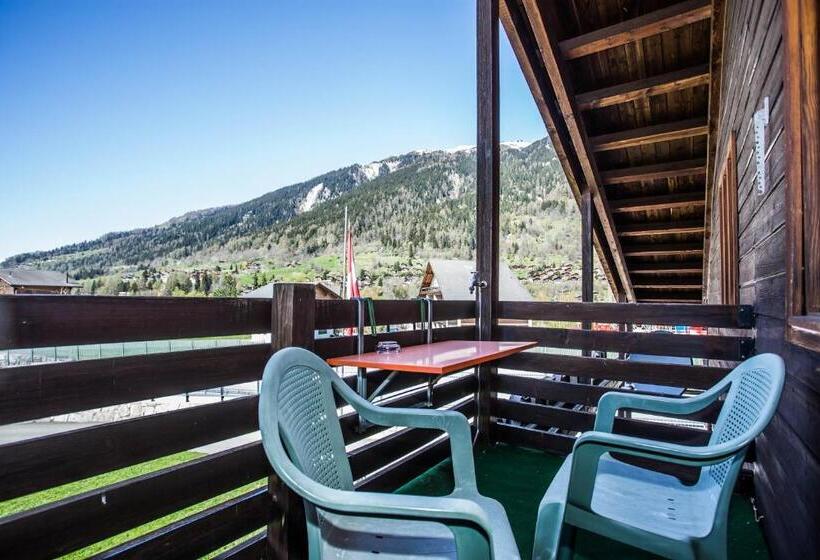 חדר אקונומי, Derby