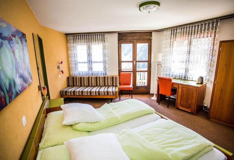 חדר סופריור עם מרפסת, Derby