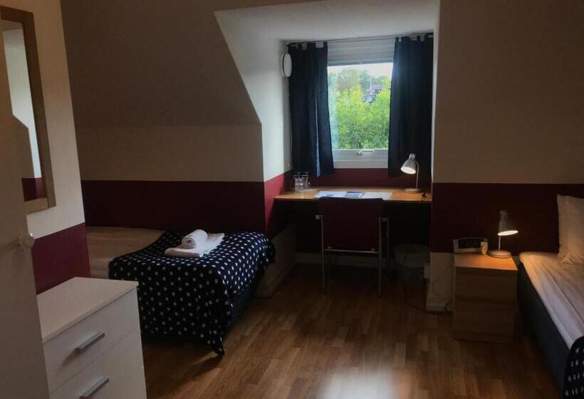 3 Sovrums Lägenhet, Port