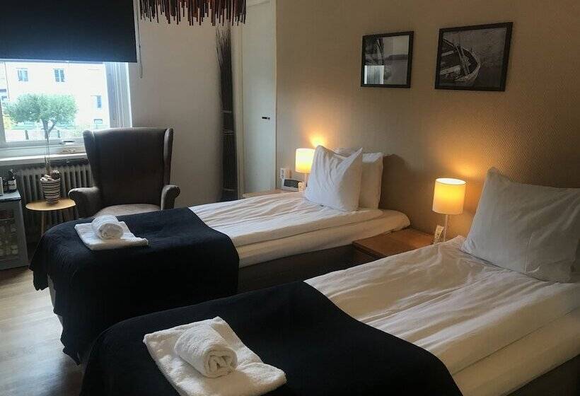 Quarto Estandar, Port