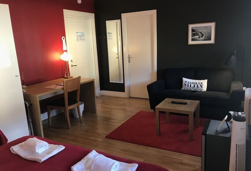 Quarto Triplo Estandar, Port