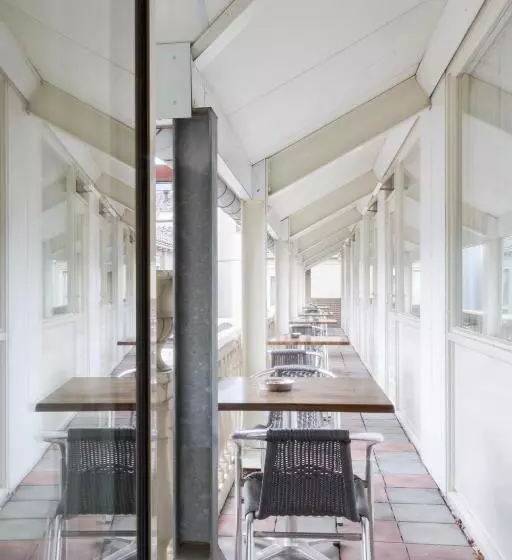 スタンダードルーム, Restaurant De Baronie