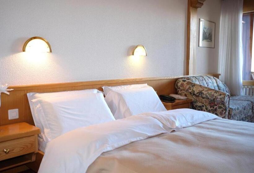 חדר סטנדרט עם מרפסת, Restaurant Rothorn